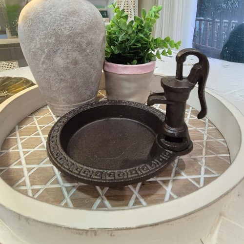 Cast iron bird - cast, feeder